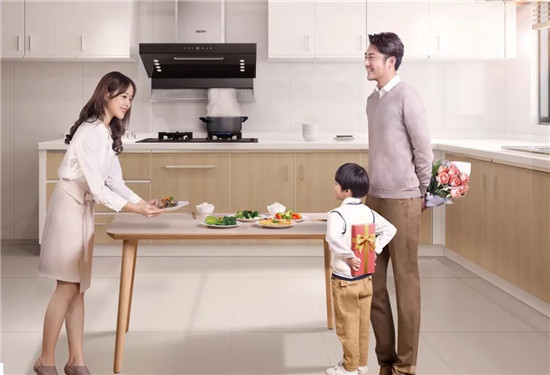 ˧ٻгɫزϲɹں顱ƺ